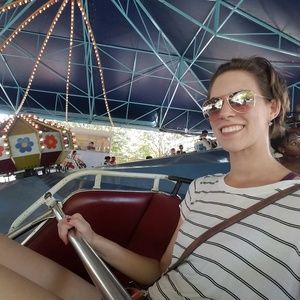 Meet your Posher, Lindsy